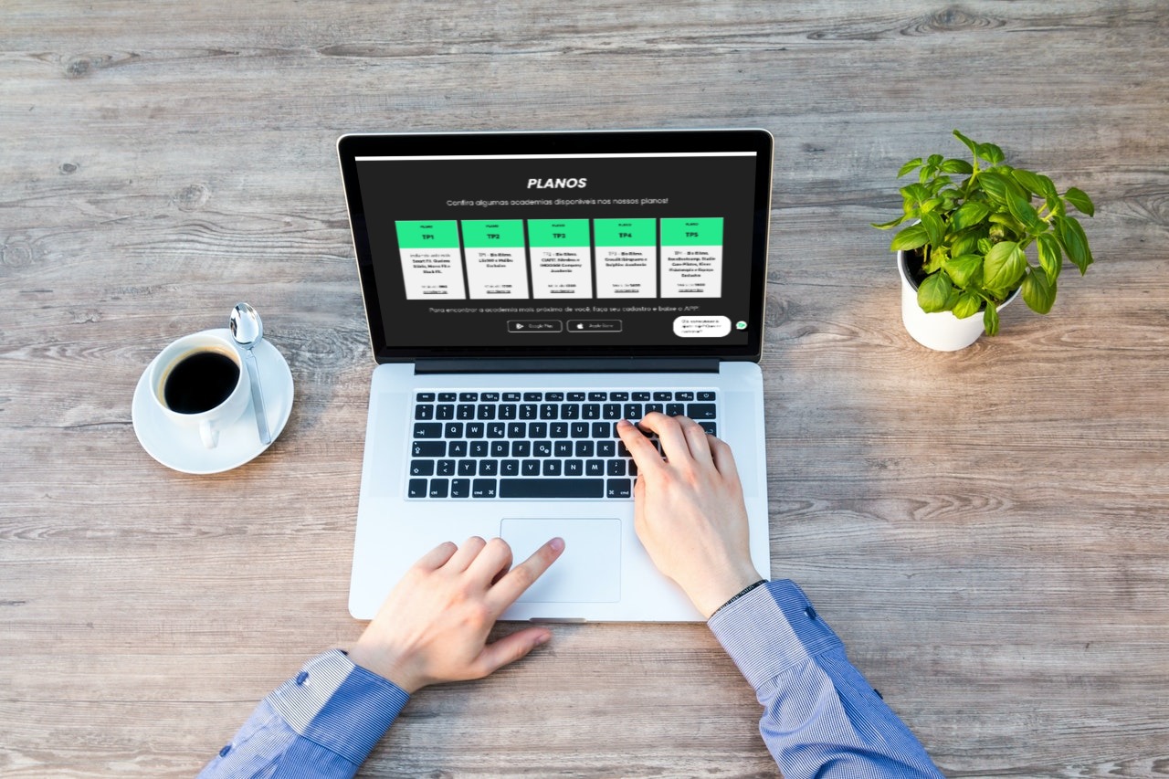 smartmockups_kwze2aqi