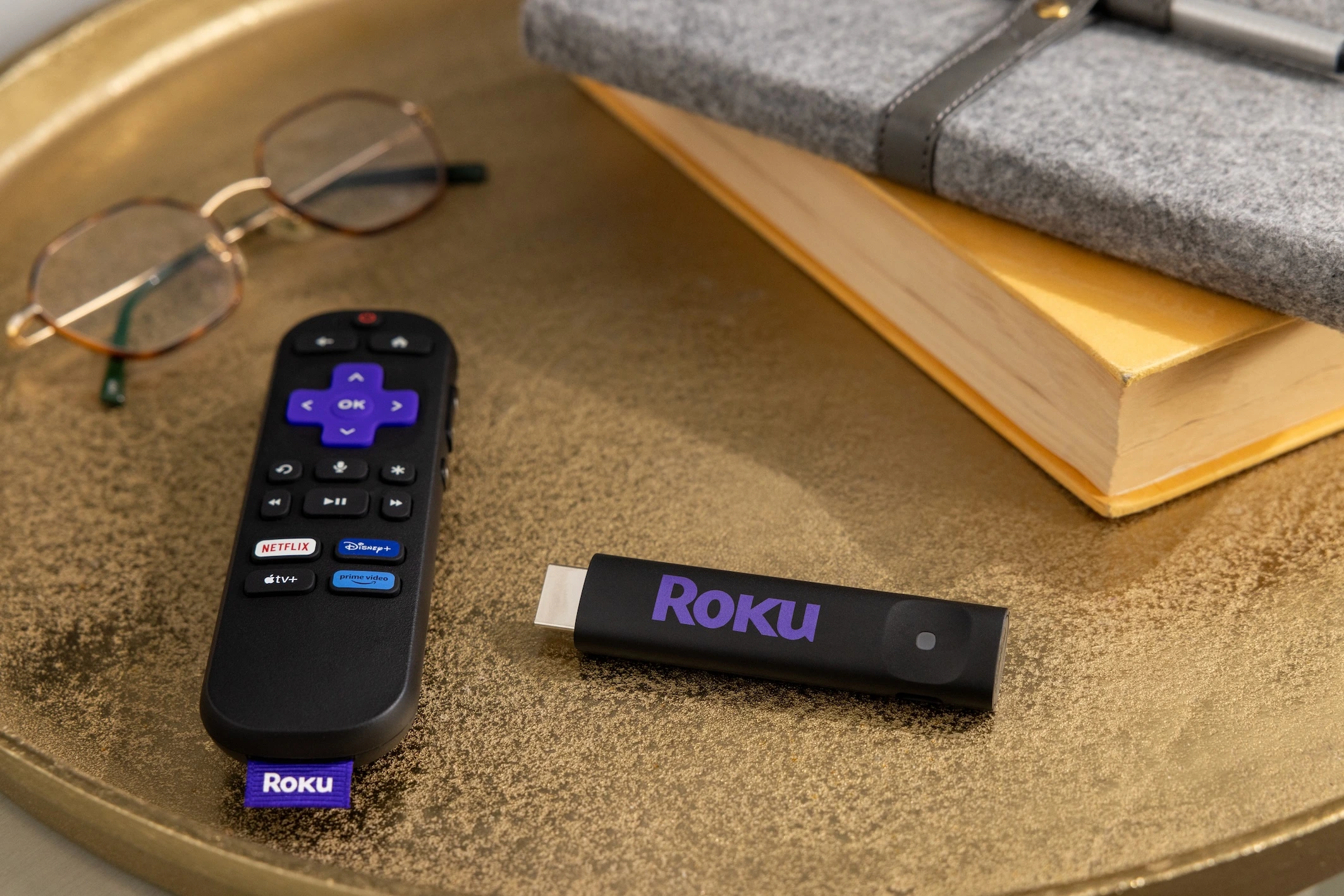 Roku Streaming Stick HD é bom? Como funciona? Roda IPTV? Análise